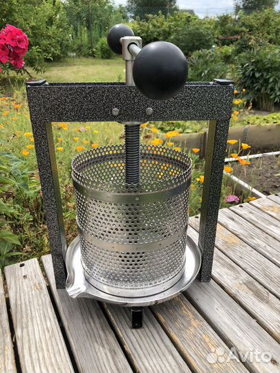 Пресс-соковыжималка для фруктов и овощей