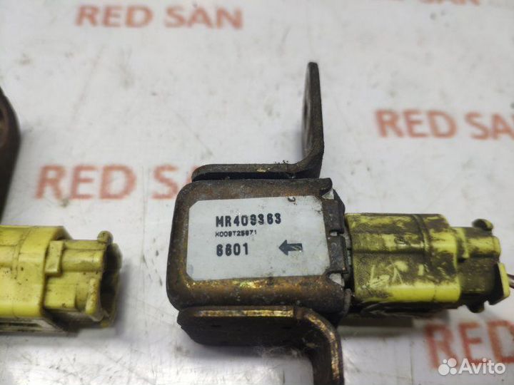 Датчик airbag Mitsubishi Pajero 3 V78W 4M41 2006