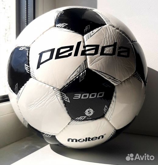 Футбольный мяч