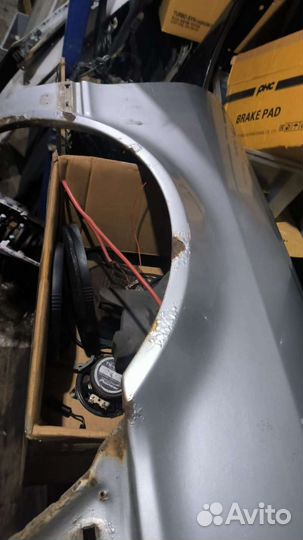 Крыло переднее правое Audi 80B4