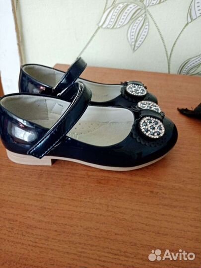 Туфли для девочки 26 размер новые