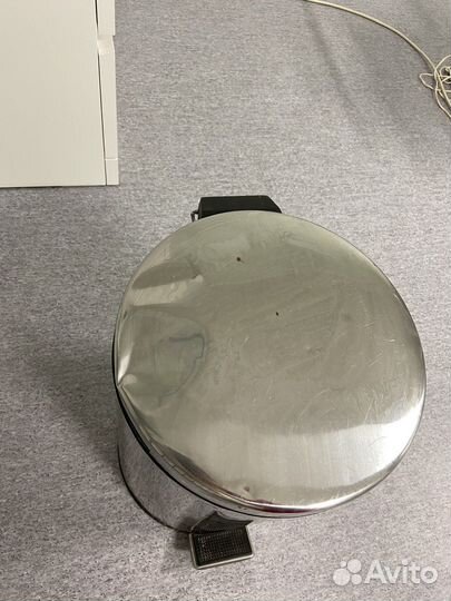 Мусорное ведро с педалью