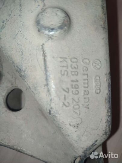 Кронштейн двигателя Volkswagen Golf 1.6