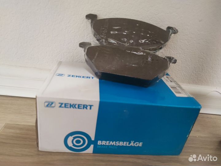 Тормозные колодки zekkert bs-1136