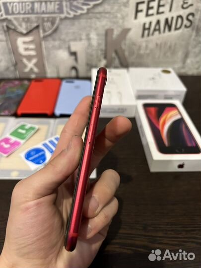 iPhone SE, 64 ГБ