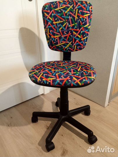 Компьютерное кресло для школьника