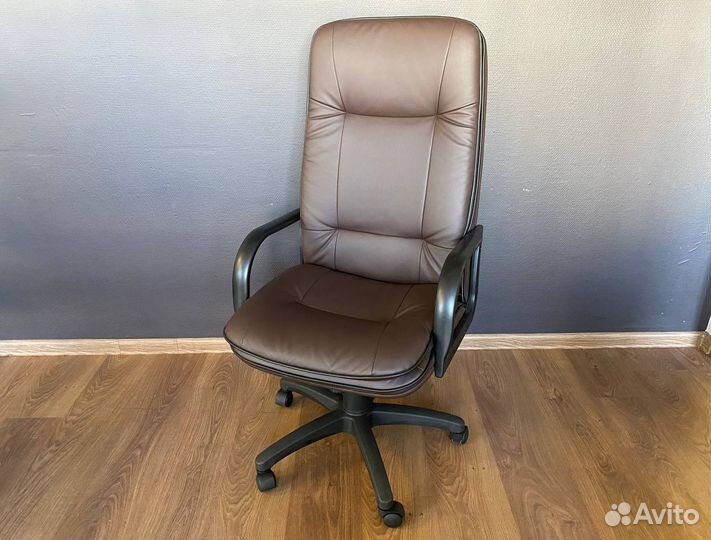 Компьютерное кресло новое