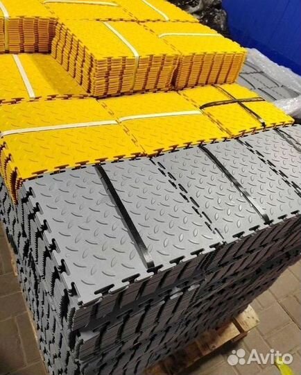 Модульная плитка пвх в спорт зал