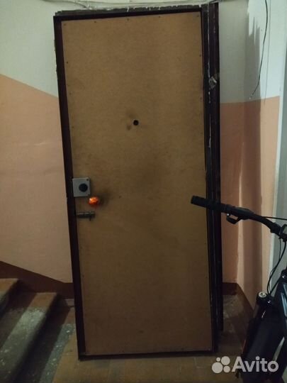 Дверь входная металлическая