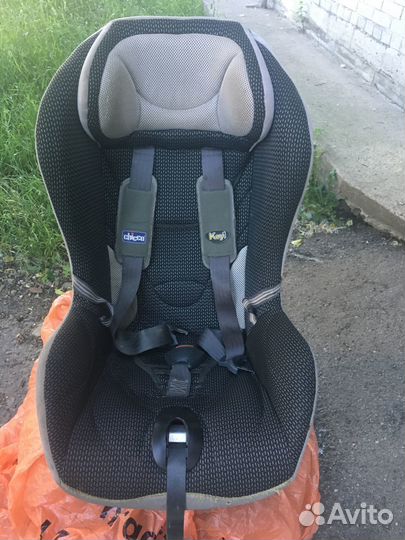 Автомобильное кресло chicco