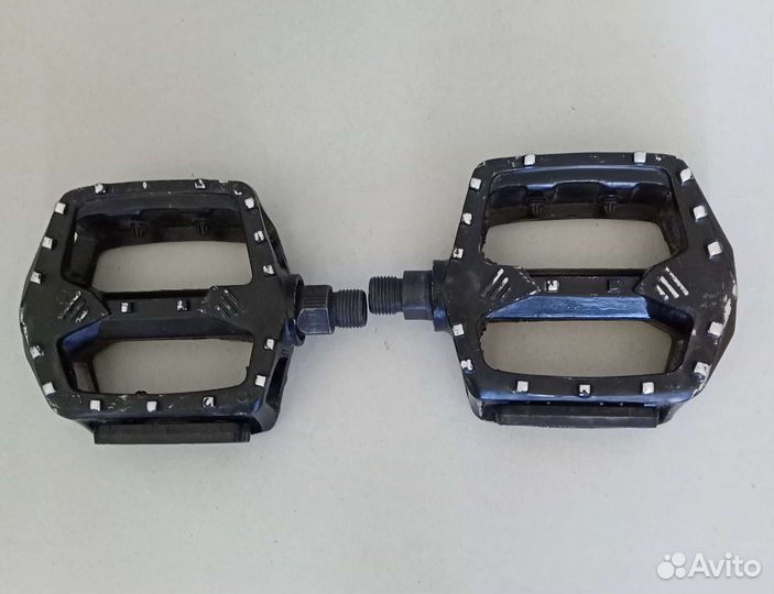 Педали с туклипсами и без