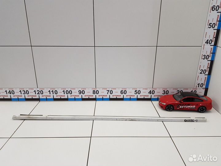 Молдинг двери верхний передний левый