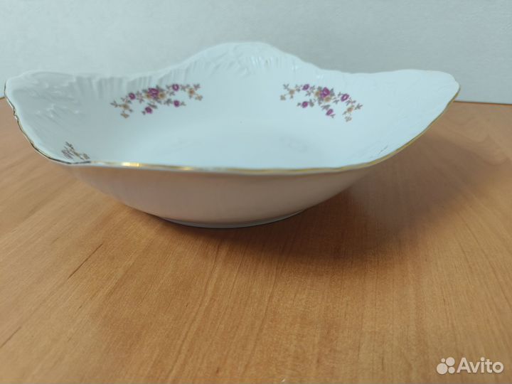 Салатницы и сервировочное блюдо