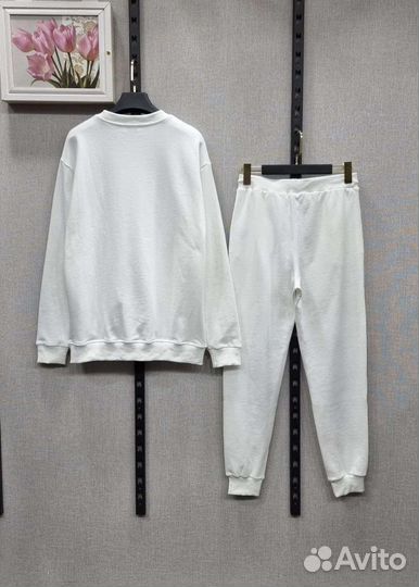 Женский спортивный костюм chanel