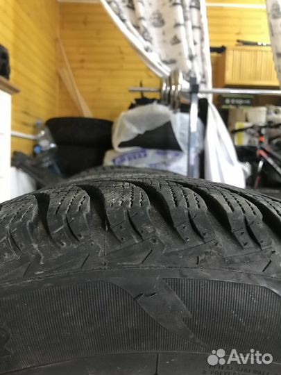 Goodyear UltraGrip Ice+ 215/55 R16 93T