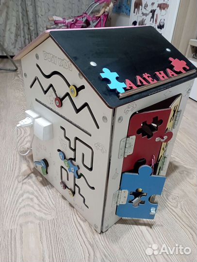 Бизиборд домик