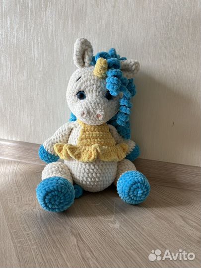 Вязаная игрушка ручной работы