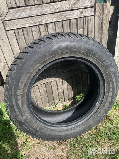 Goodyear Ultra Grip Ice Arctic 2 SUV 225/65 R17 102T