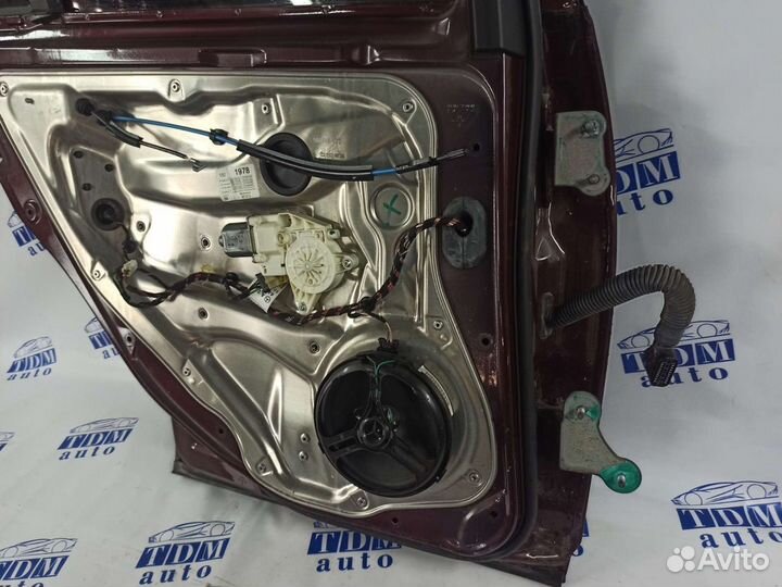 Дверь задняя левая Mercedes C-class W204