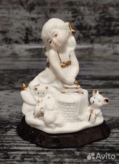 Фарфоровые статуэтки новые