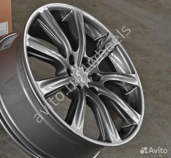 Диски на Infiniti QX56 R22