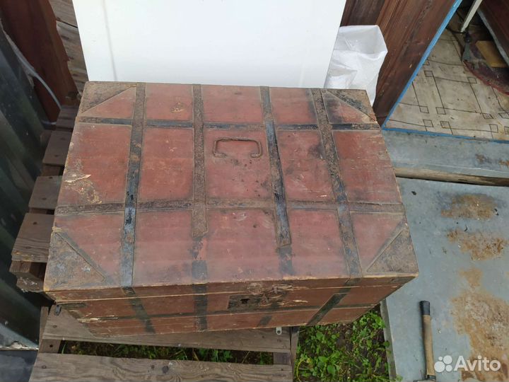 Сундук деревянный старинный (более 100 лет)