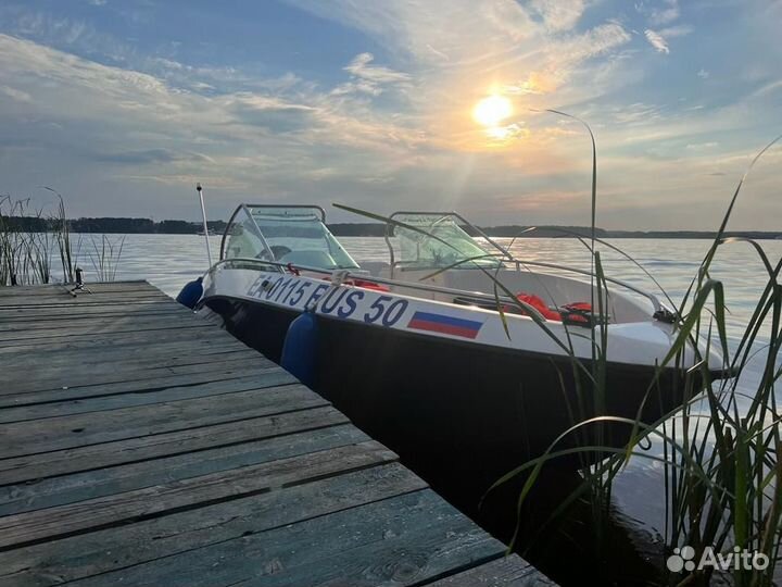 Катер с подвесным мотором