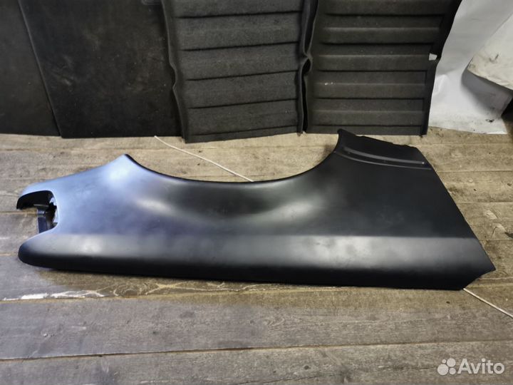 Крыло переднее правое на Mercedes W124 E500