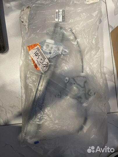 Механизм стеклоподъемника передней левой двери