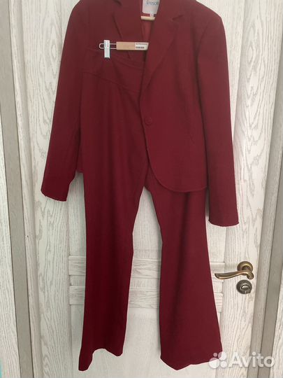 Костюм женский