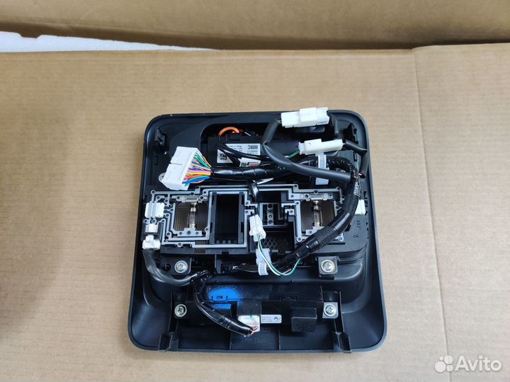 Плафон освещения Аутлендер 3 датчик объёма Ориг