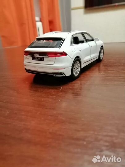 Модель автомобиля Audi Q8