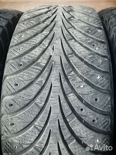 Goodyear UltraGrip 215/55 R17