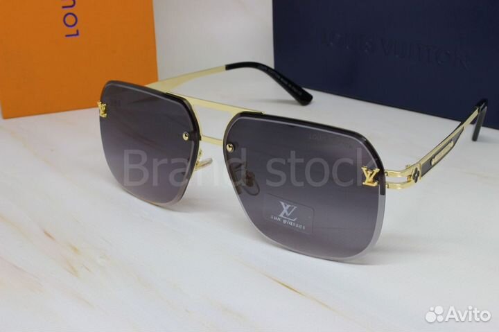 Солнцезащитные очки Louis Vuitton