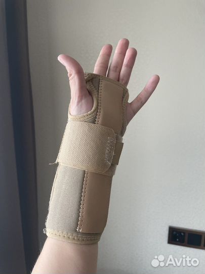 Бандаж на лучезапястный сустав, размер S
