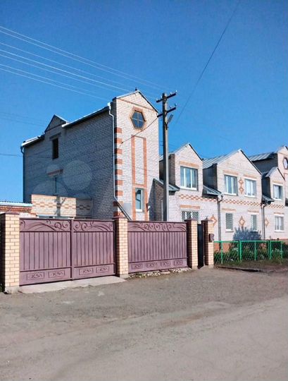 Дом 225,3 м² на участке 12 сот.