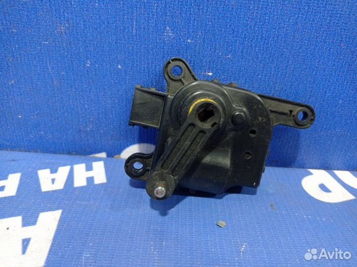 Моторчик заслонок отопителя Hyundai Elantra Hd