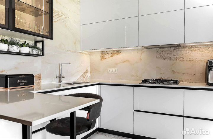 Кухня до потолка