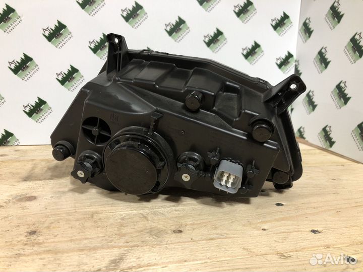 Фара левая cforce 400L