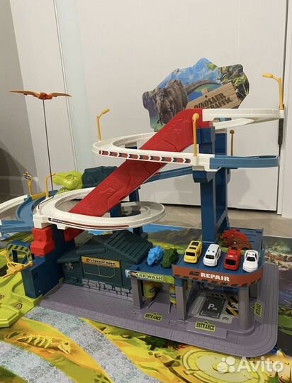 Игровой трек с подъемником