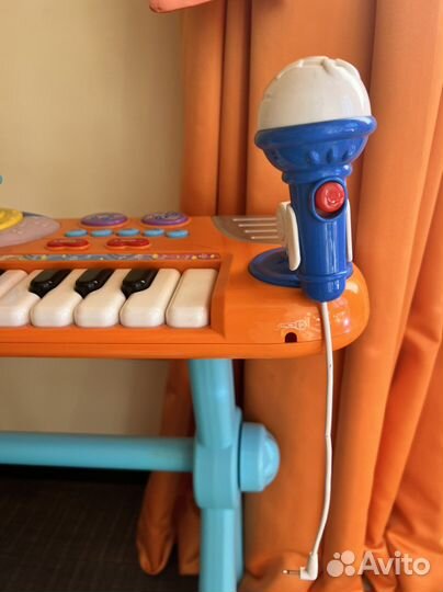 Пианино с танцующим мишкой