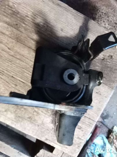 Подушки двигателя toyota avensis 1.8 мт