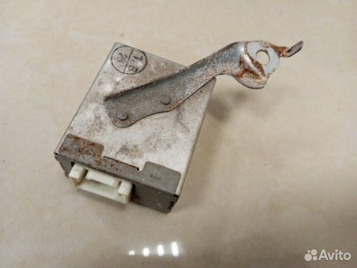 Блок электронный Toyota Rav4 ACA22 1AZ 2000