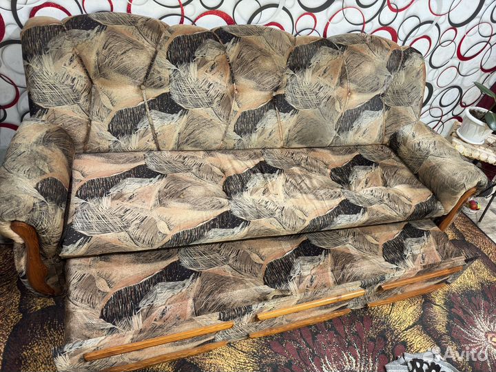 Диван раскладной и 2 кресла