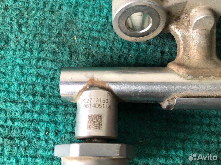 Топливная рампа mazda PE 2.0