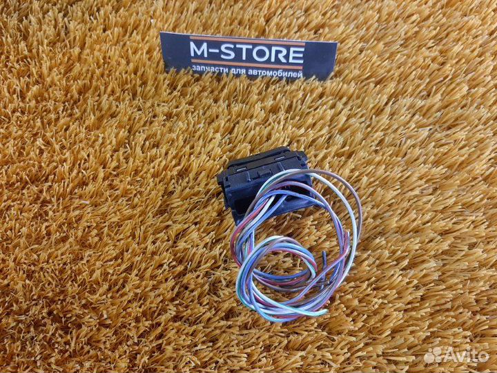 Кнопка центрального замка Mercedes-Benz C-Class