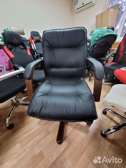 Компьютерное кресло Бюрократ T-9927walnut-LOW