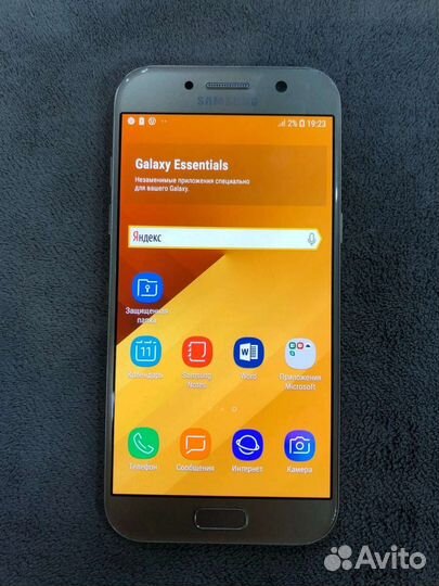 Телефон Samsung а5