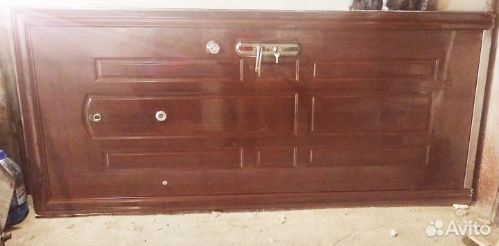 Металлическая дверь бу