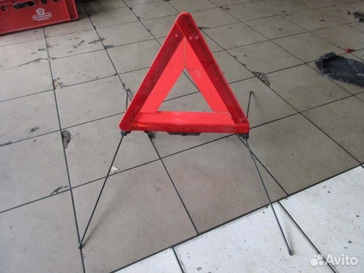 Знак аварийной остановки w163 ML-class 112.942